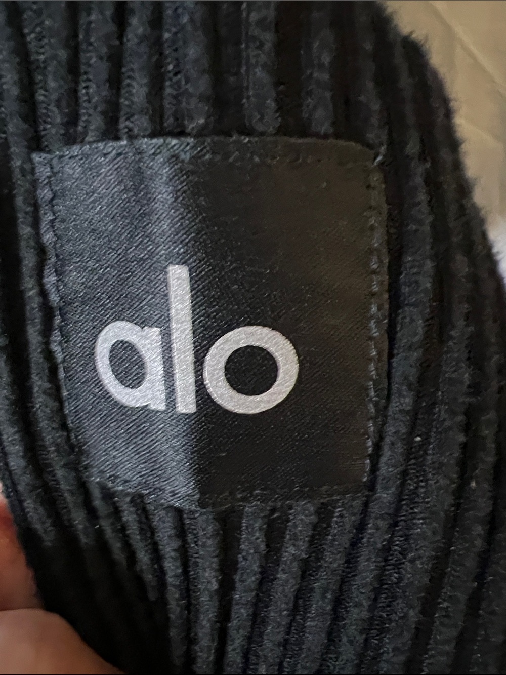 ALO Yoga Black Ribbed V-Neck Cropped Sweatshirt - Picture 7 of 11